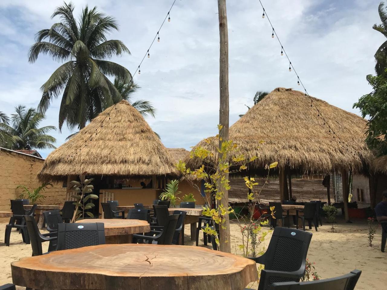 Rustic Cabanas & Restaurant อารูกัมเบย์ ภายนอก รูปภาพ